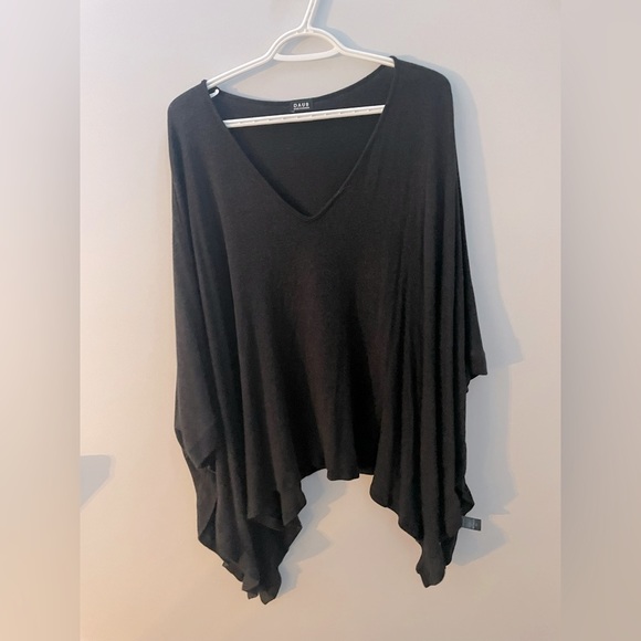 Tops - Stunning!!! Made in Canada DAUB wool poncho in Black with arm slots